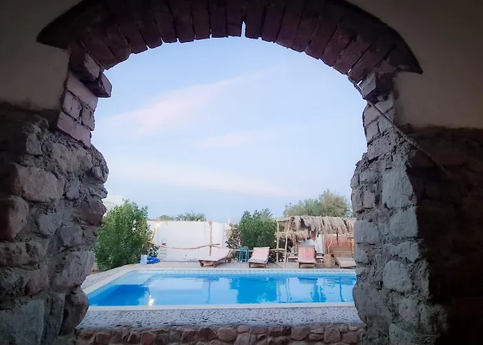 Rocky House Otel *