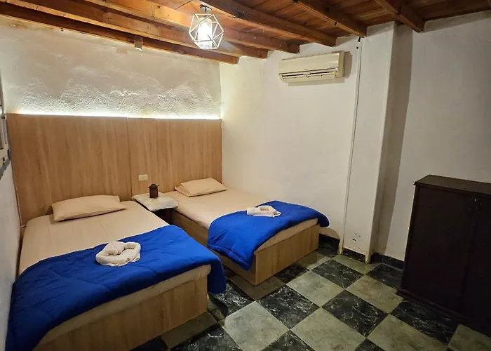 Rocky House Otel *